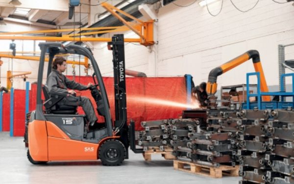Electric Forklifts - Image 5