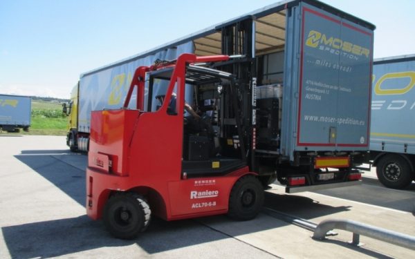 Heavy Duty Forklifts - Image 4