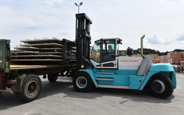 Heavy Duty Forklifts - Image 5